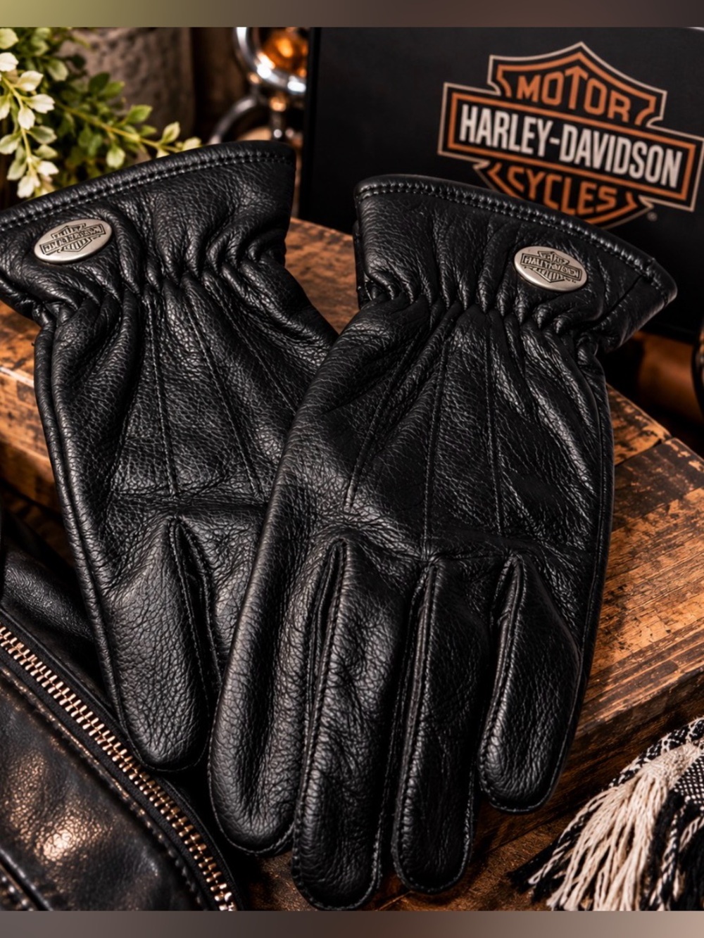 Harley-Davidson Women’s Black Leather Classic Driving Gloves